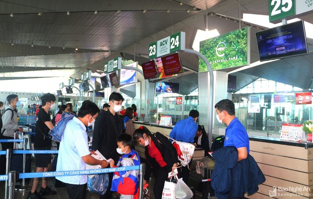 Hành khách qua Cảng hàng không quốc tế Vinh tăng gấp đôi trong dịp Tết